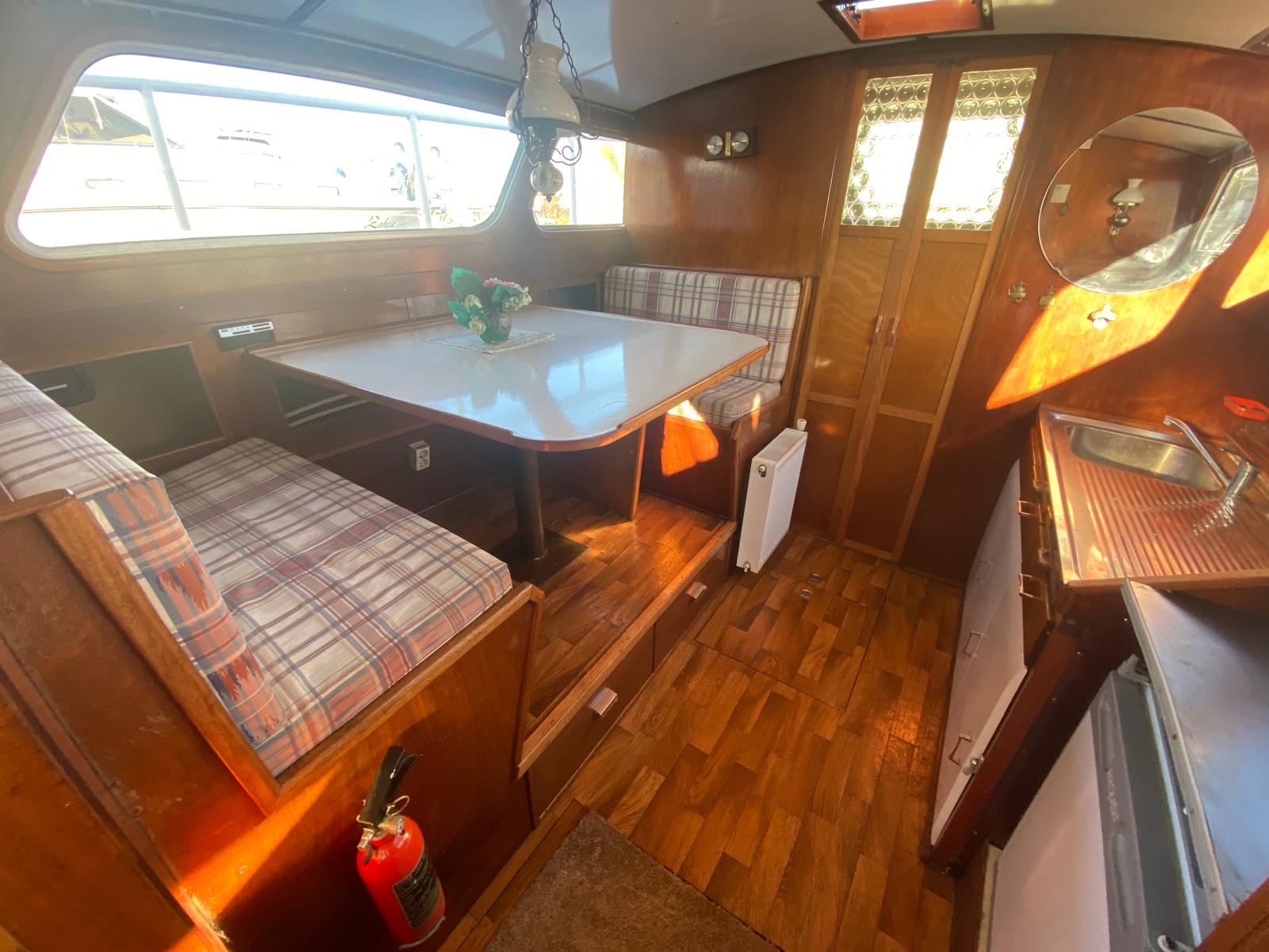 foto: 6 Combikruiser 1200 ( Woonschip met CV )