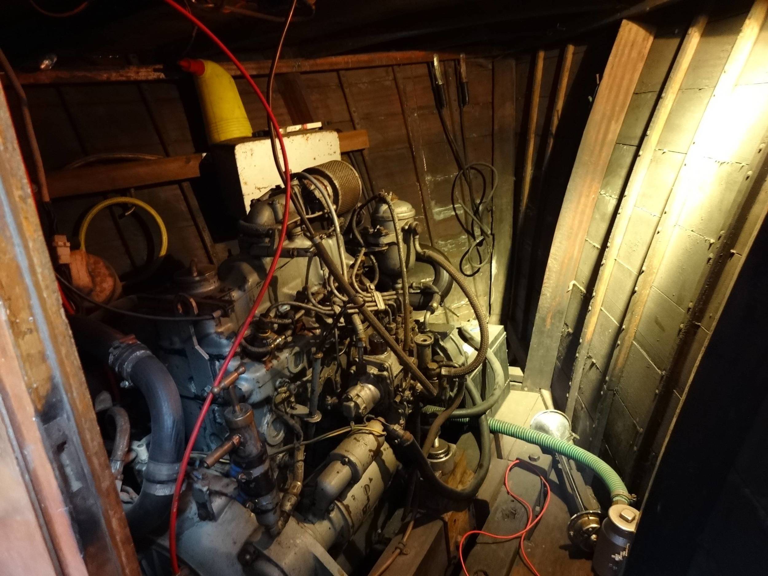 foto: 4 Salonboot 7.50