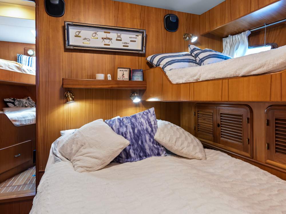 foto: 5 Monte Fino  64 ( varend woonschip )