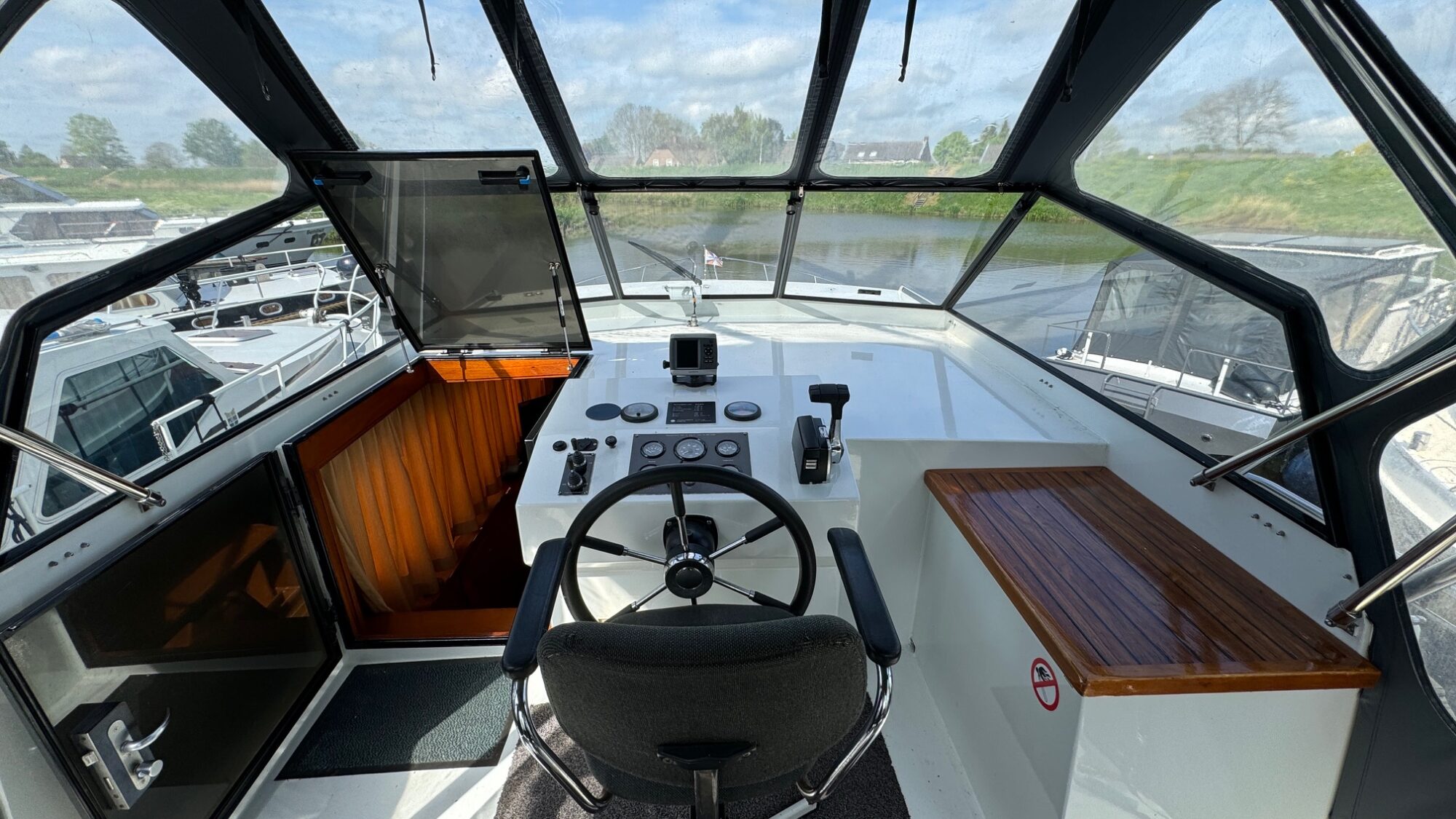 foto: 4 Vri-Jon Vri-Jon Contessa 37 AK Cabrio