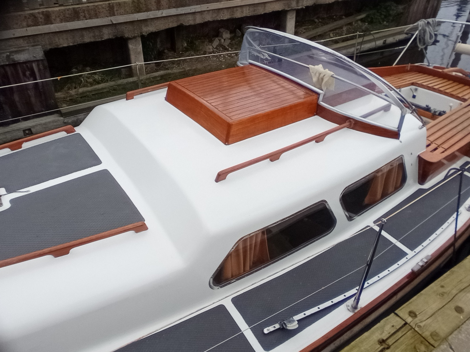 foto: 6 Delphin 66