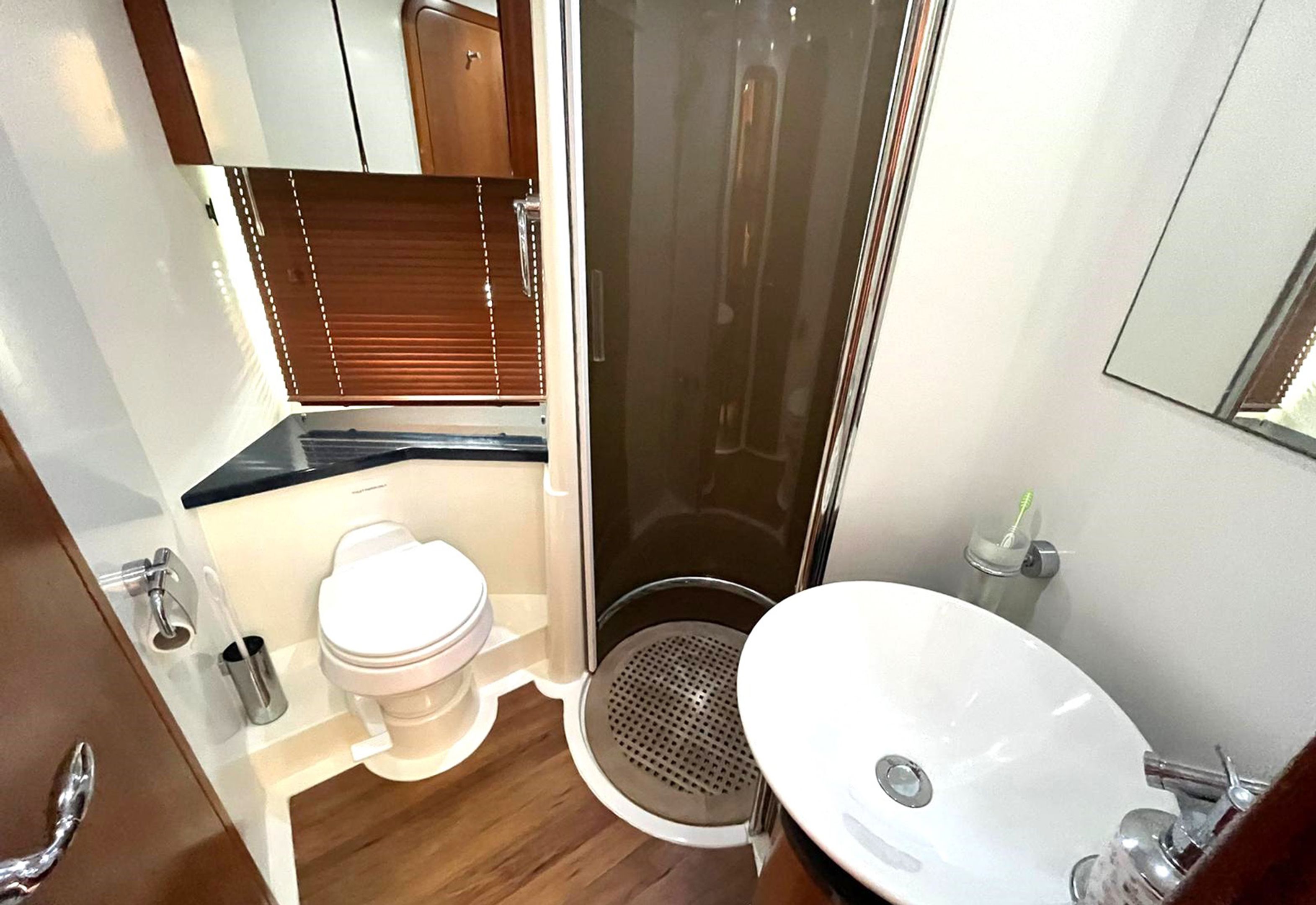 foto: 5 Sunseeker Manhatten 50