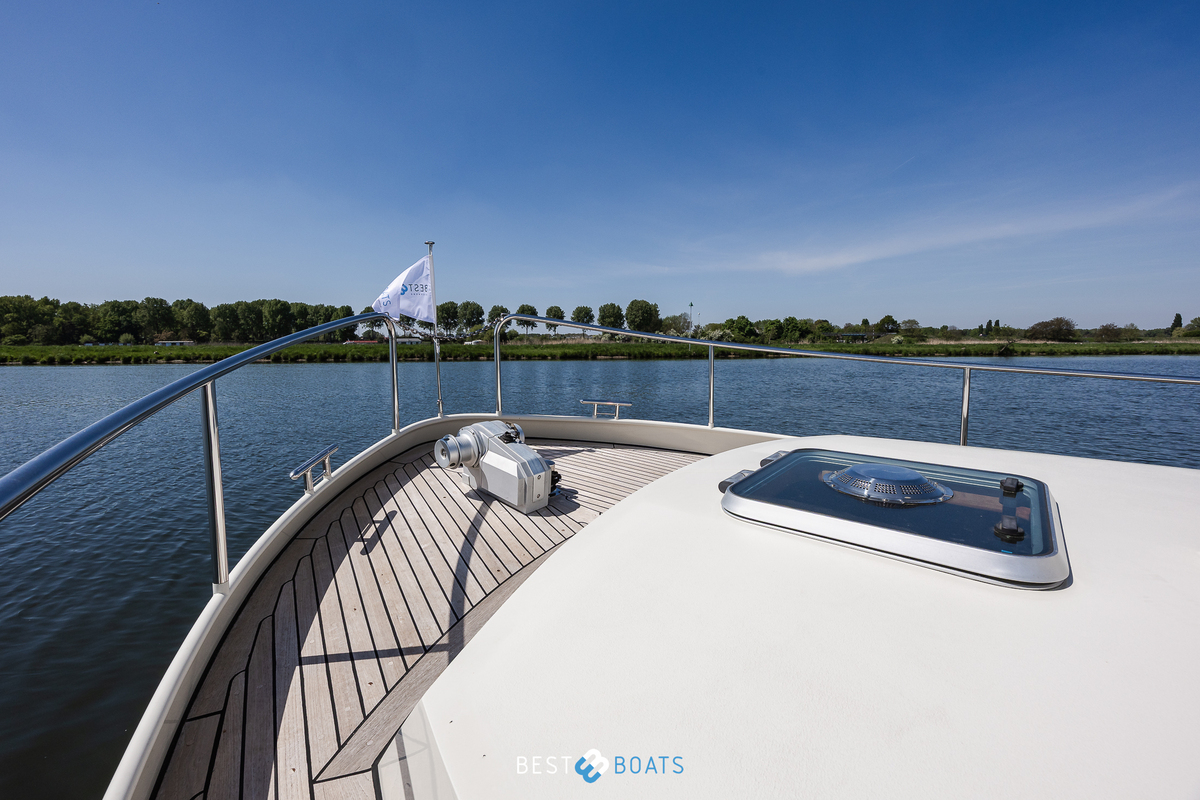 foto: 6 Linssen Grand Sturdy 29.9 Sedan 