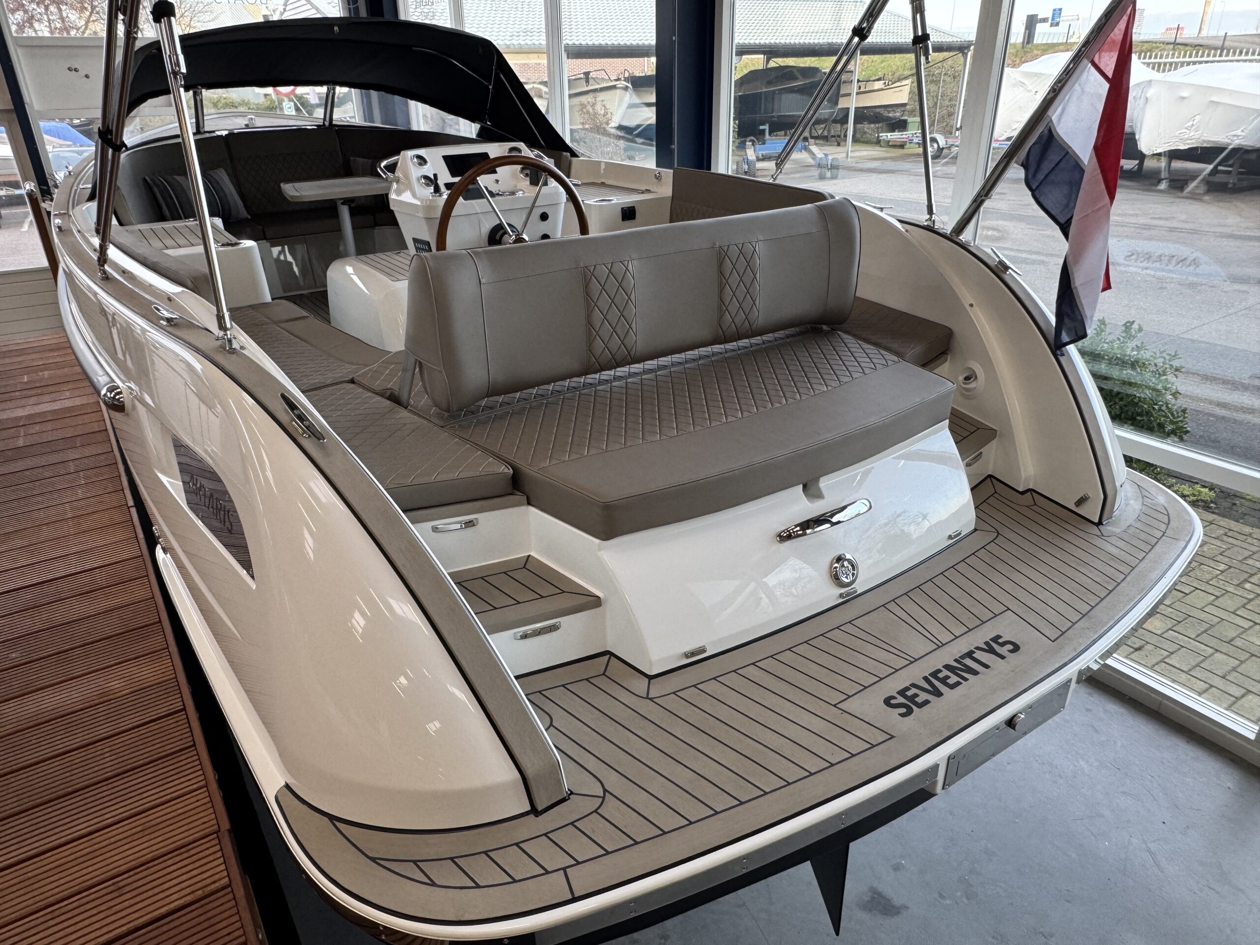 foto: 19 Antaris Seventy5 Hybride (op voorraad)