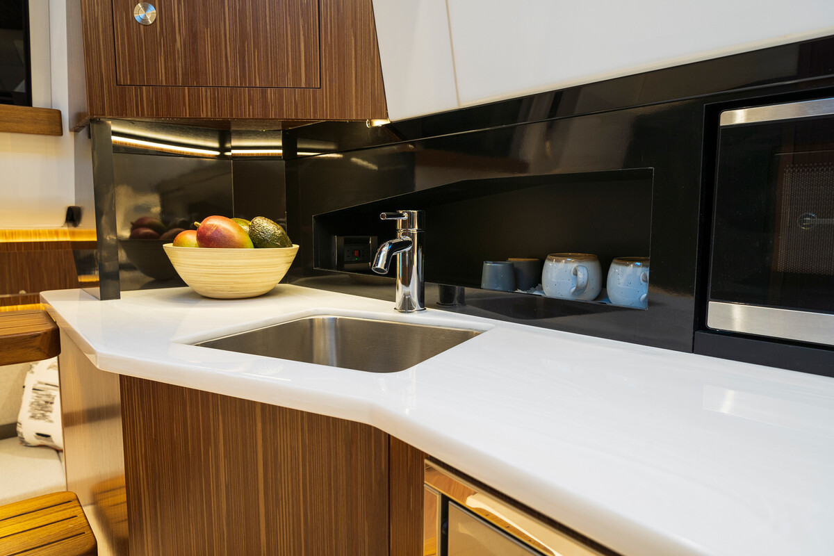 foto: 10 Sea Ray Sundancer 370