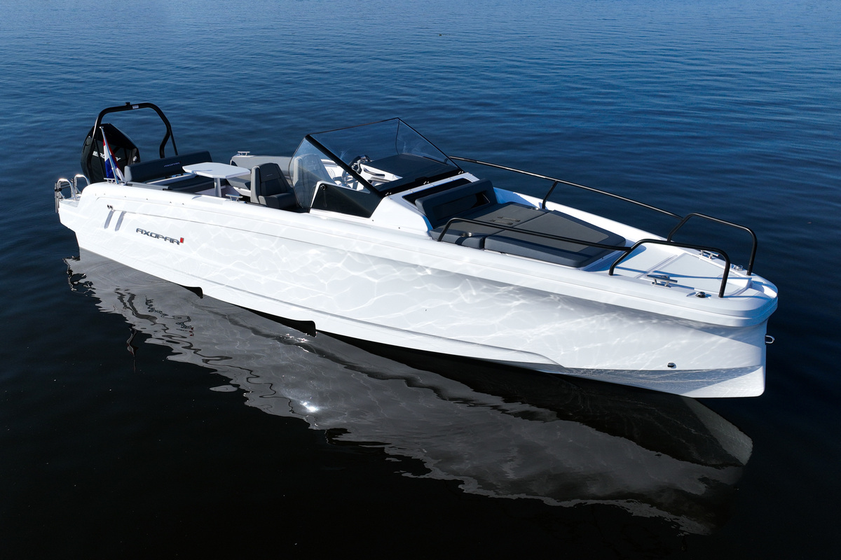 foto: 10 Axopar 25 Cross Bow