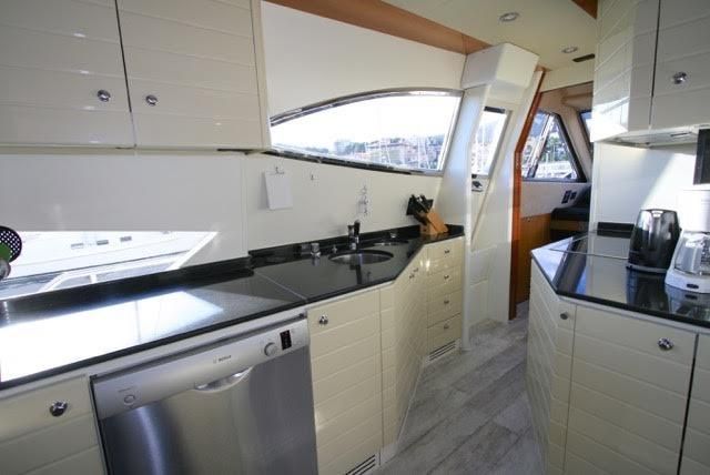 foto: 5 Ferretti  760