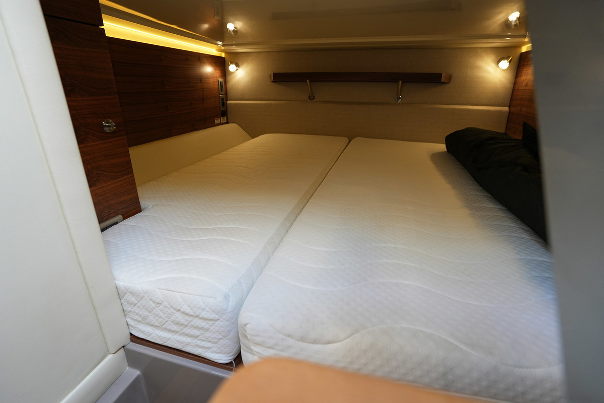 foto: 11 Sea Ray Sundancer 290