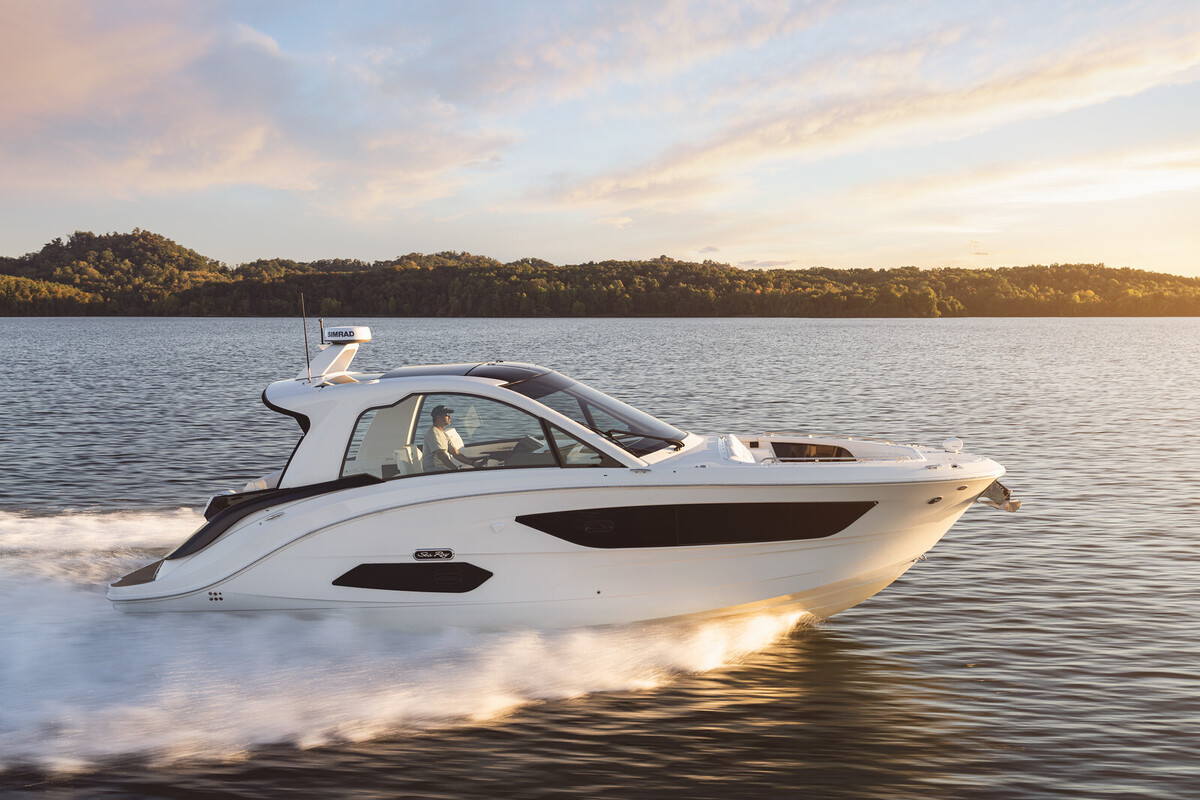 foto: 10 Sea Ray Sundancer 370
