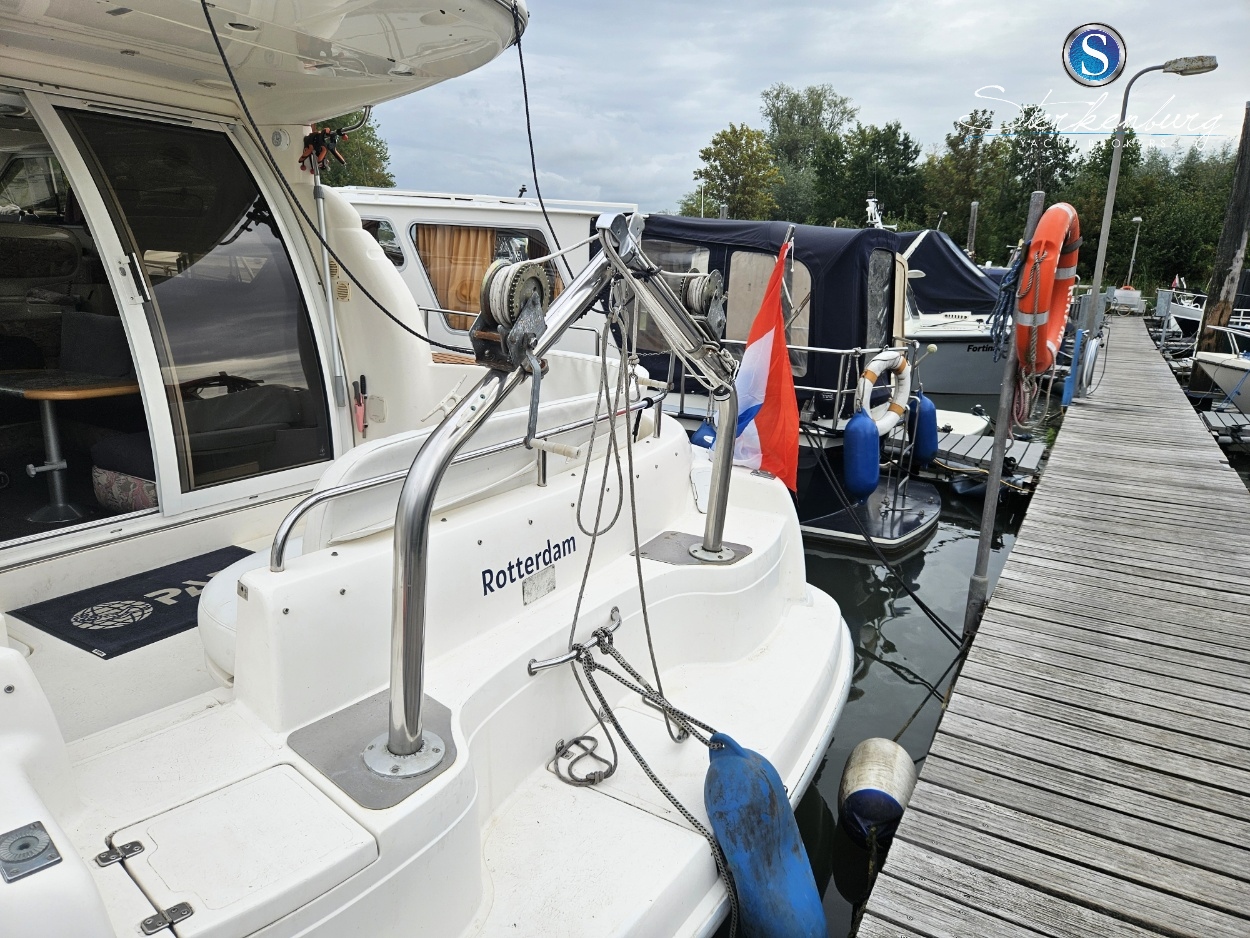 foto: 7 Sealine F330 Statesman
