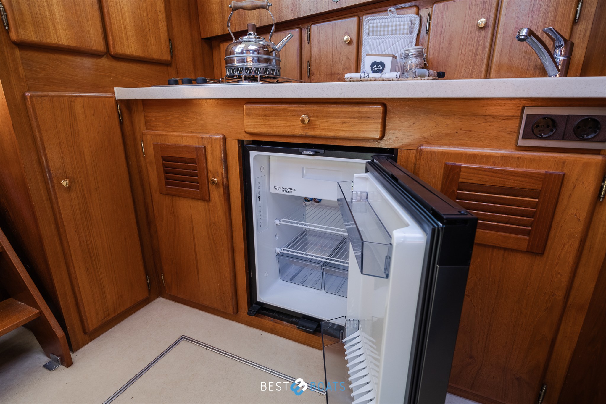 foto: 6 Linssen St. Jozef 1050 Salon