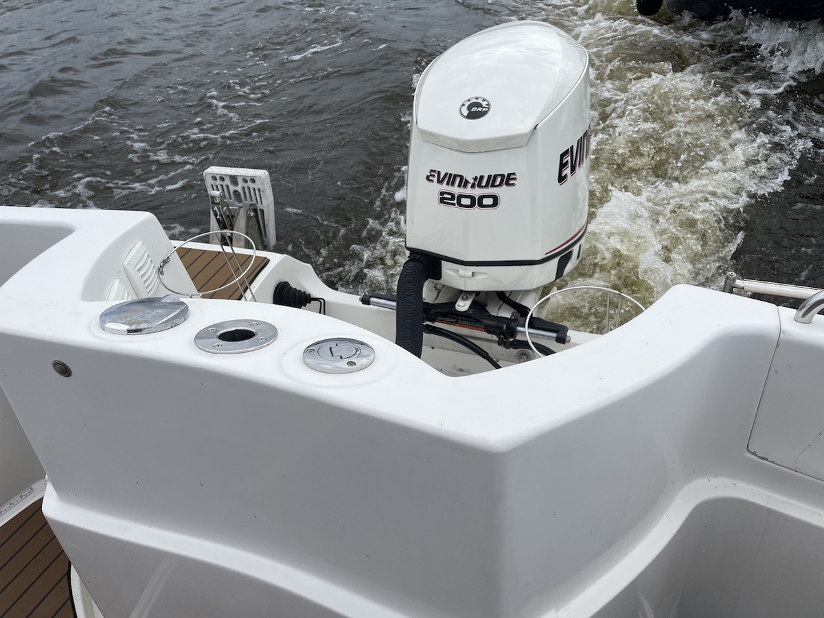 foto: 4 Quicksilver 635