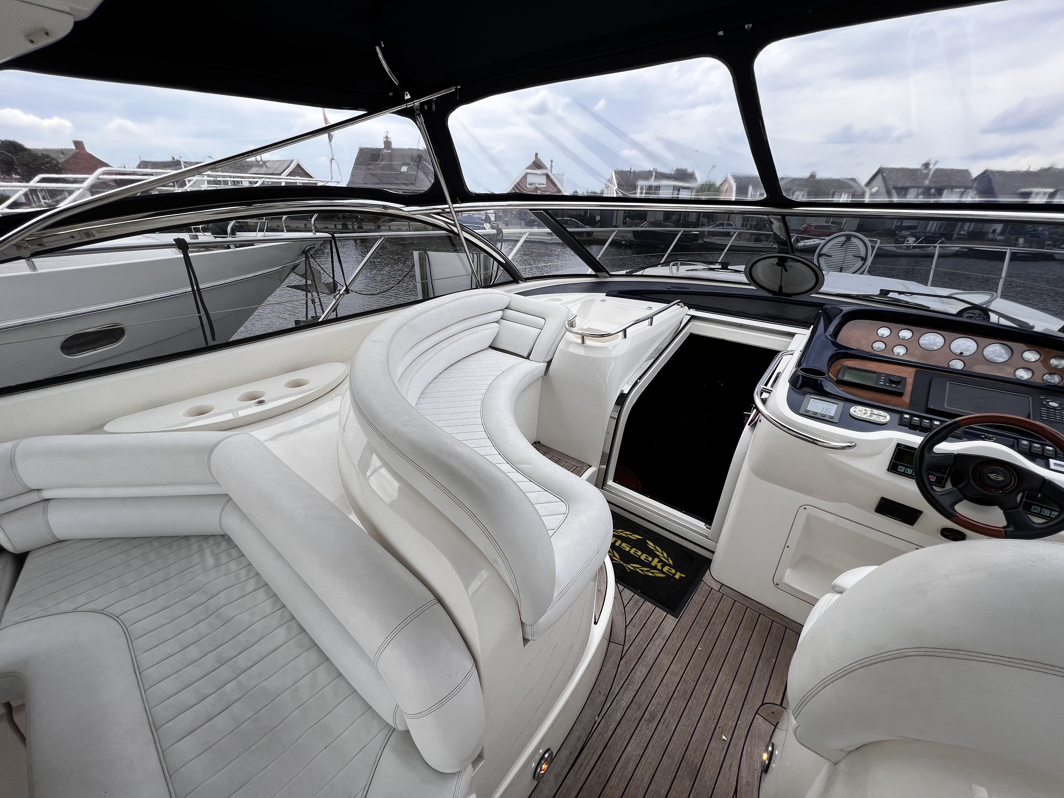 foto: 8 Sunseeker Camarque 50