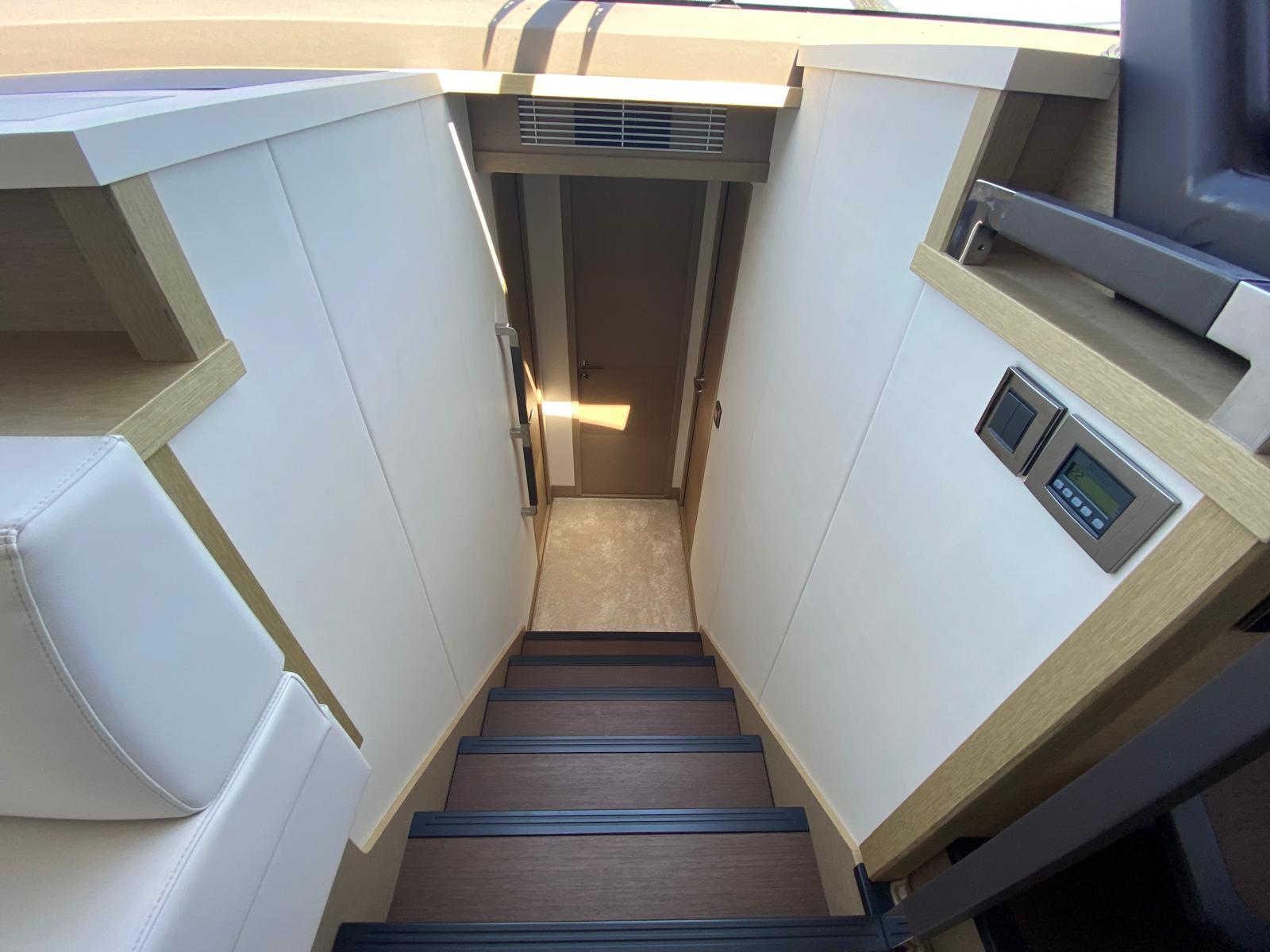 foto: 5 Prestige 590 Flybridge