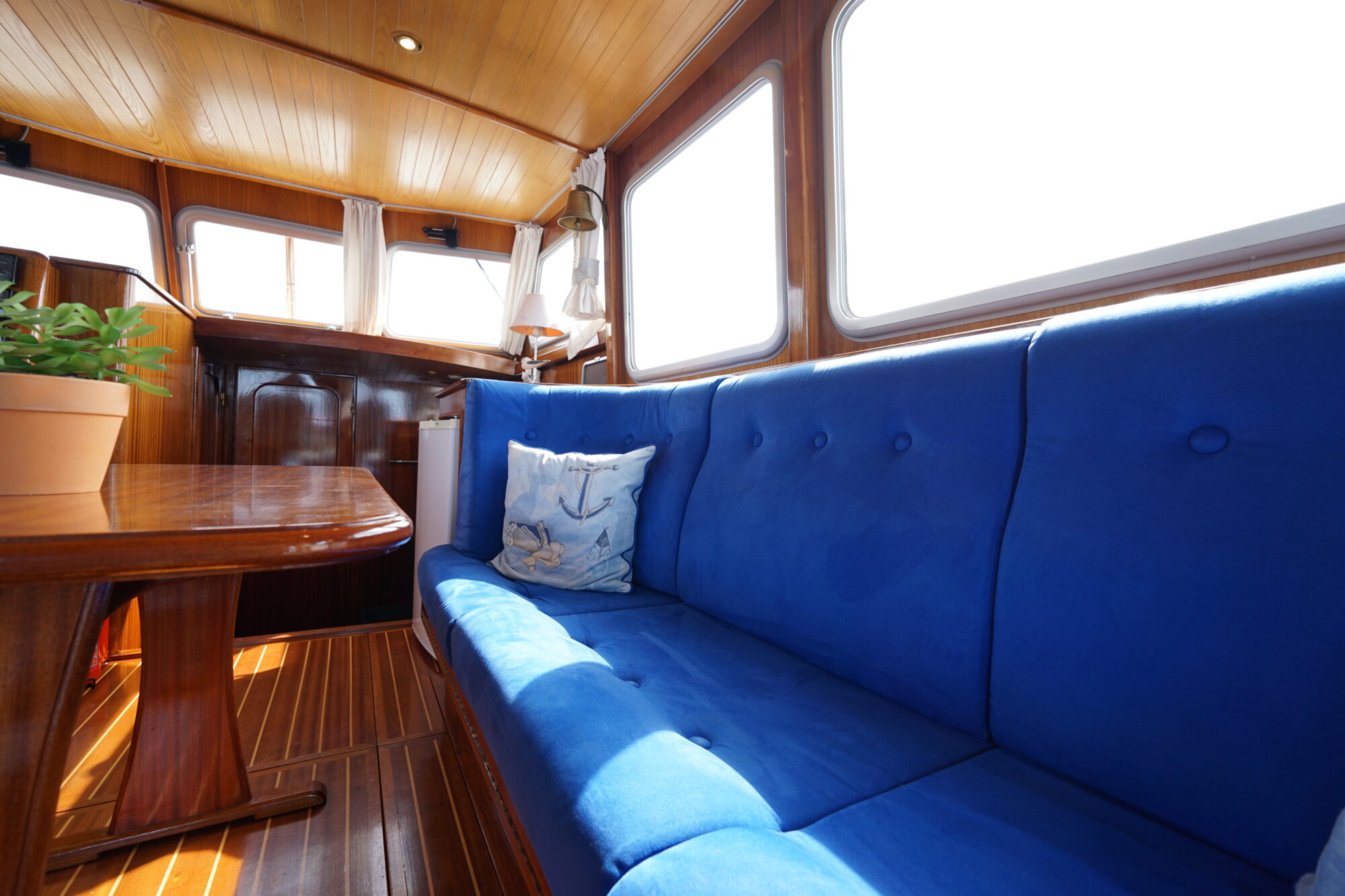 foto: 5 Crown yachts Crown Kruiser 10.90 ZLK Spiegeldeur