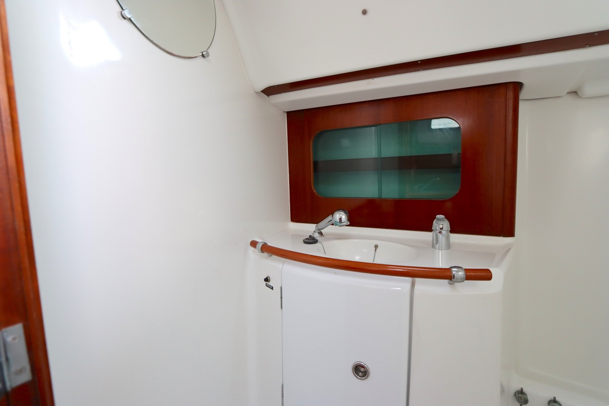 foto: 6 Beneteau Oceanis Clipper 331 Lifting keel