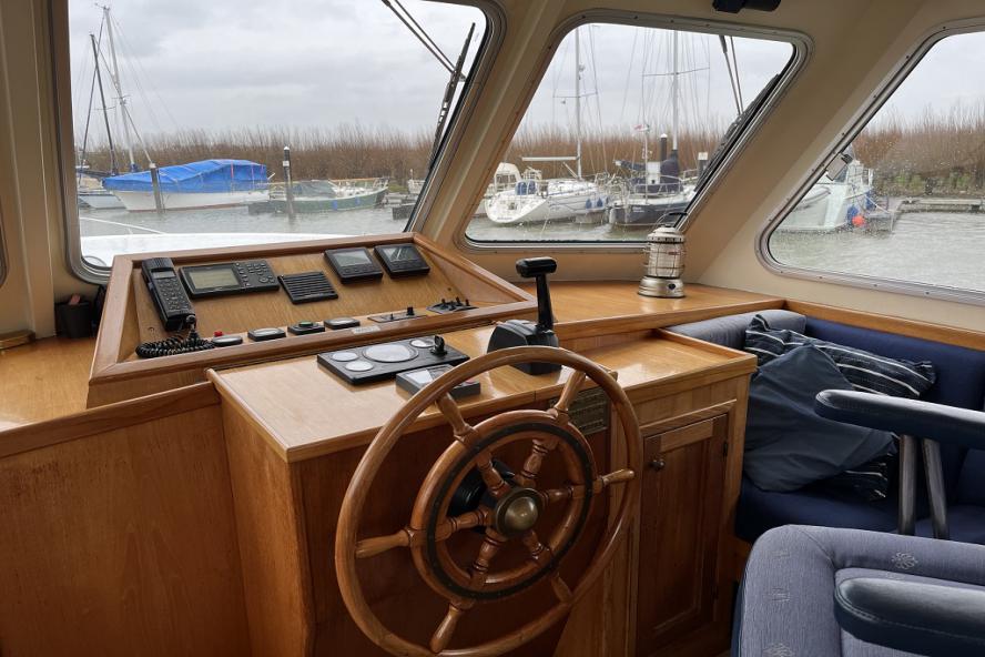 foto: 6 Blauwe Hand Trawler 1400