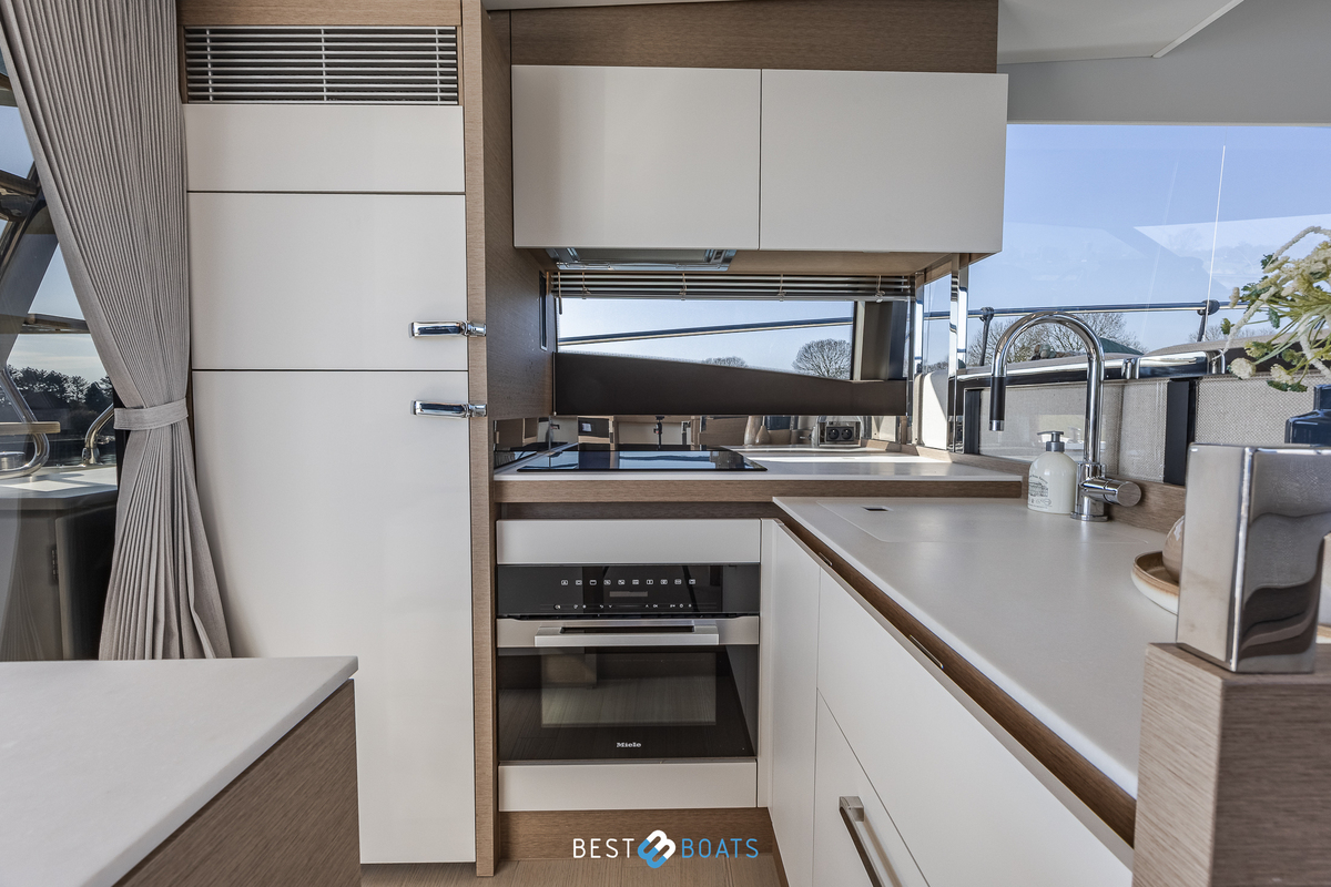 foto: 10 Prestige 520 FLY