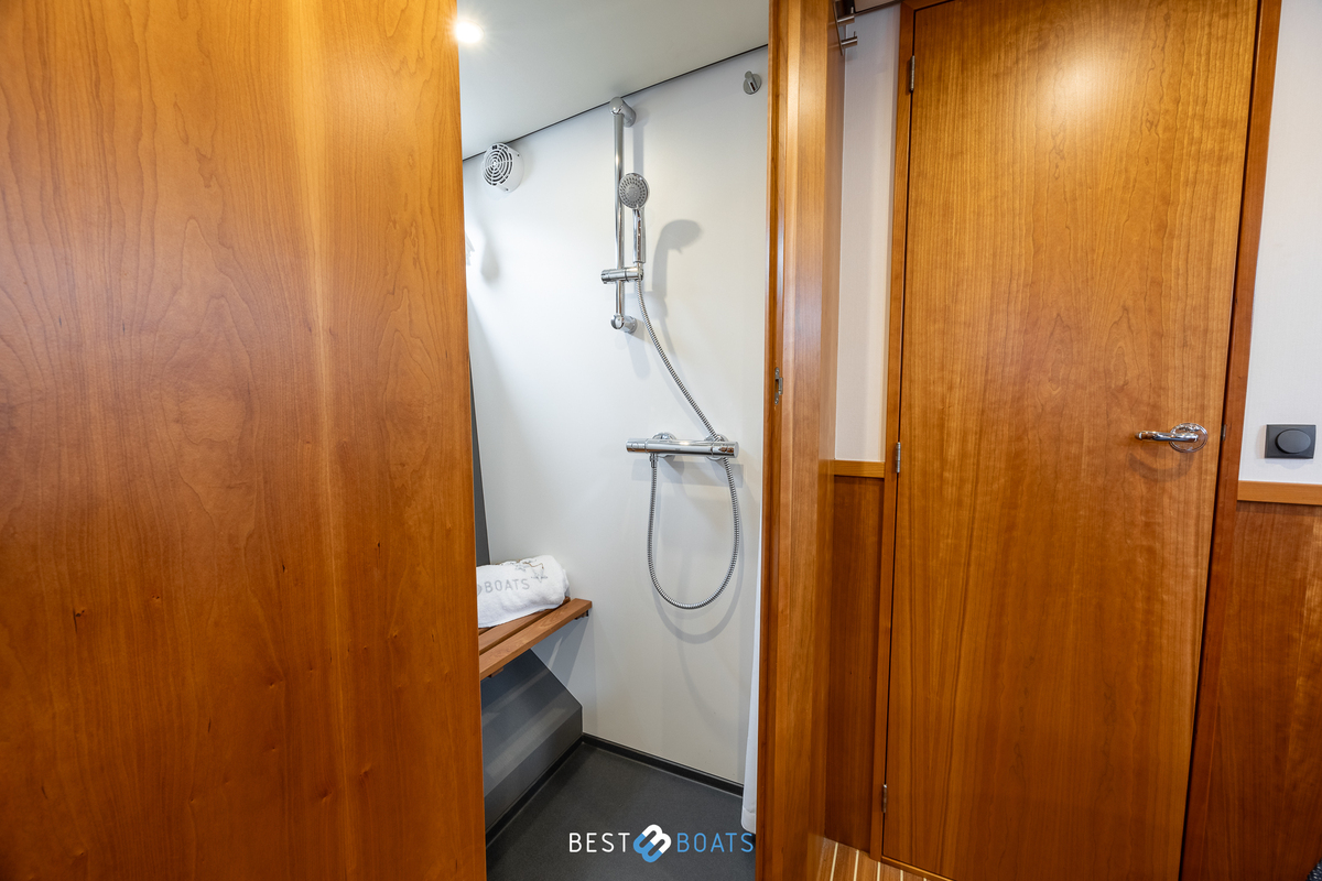 foto: 8 Linssen Grand Sturdy 410 AC Variotop