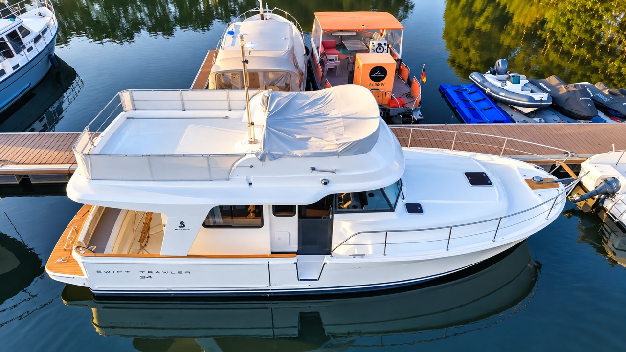 foto: 17 Beneteau Beneteau Swift Trawler 34 Flybridge