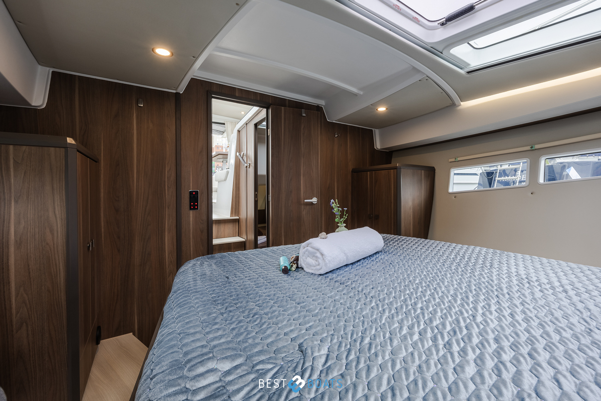 foto: 5 Sealine C330