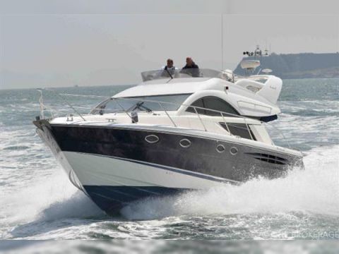 hoofdfoto: 1 Fairline  Phantom 43