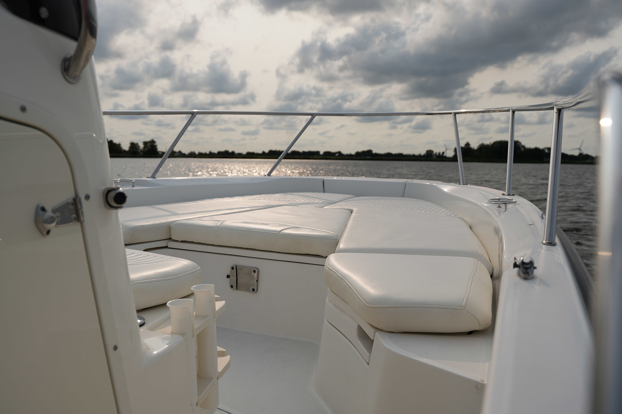 foto: 6 Boston Whaler 230 Dauntless