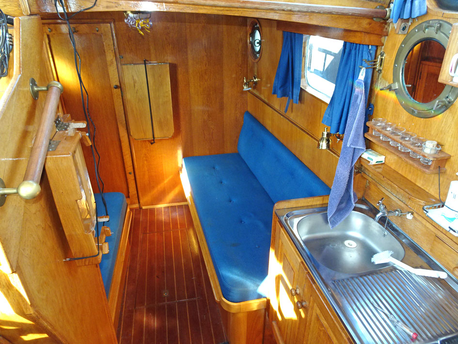 foto: 6 ex Politieboot RP37