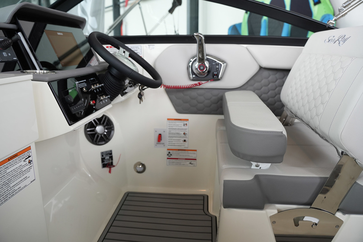 foto: 16 Sea Ray SDX 250