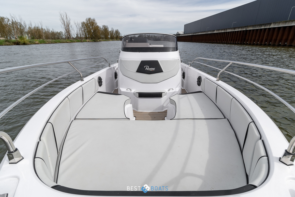 foto: 4 Ranieri Voyager 26S