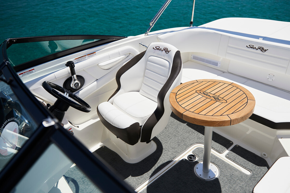 foto: 5 Sea Ray SPX 190 Outboard