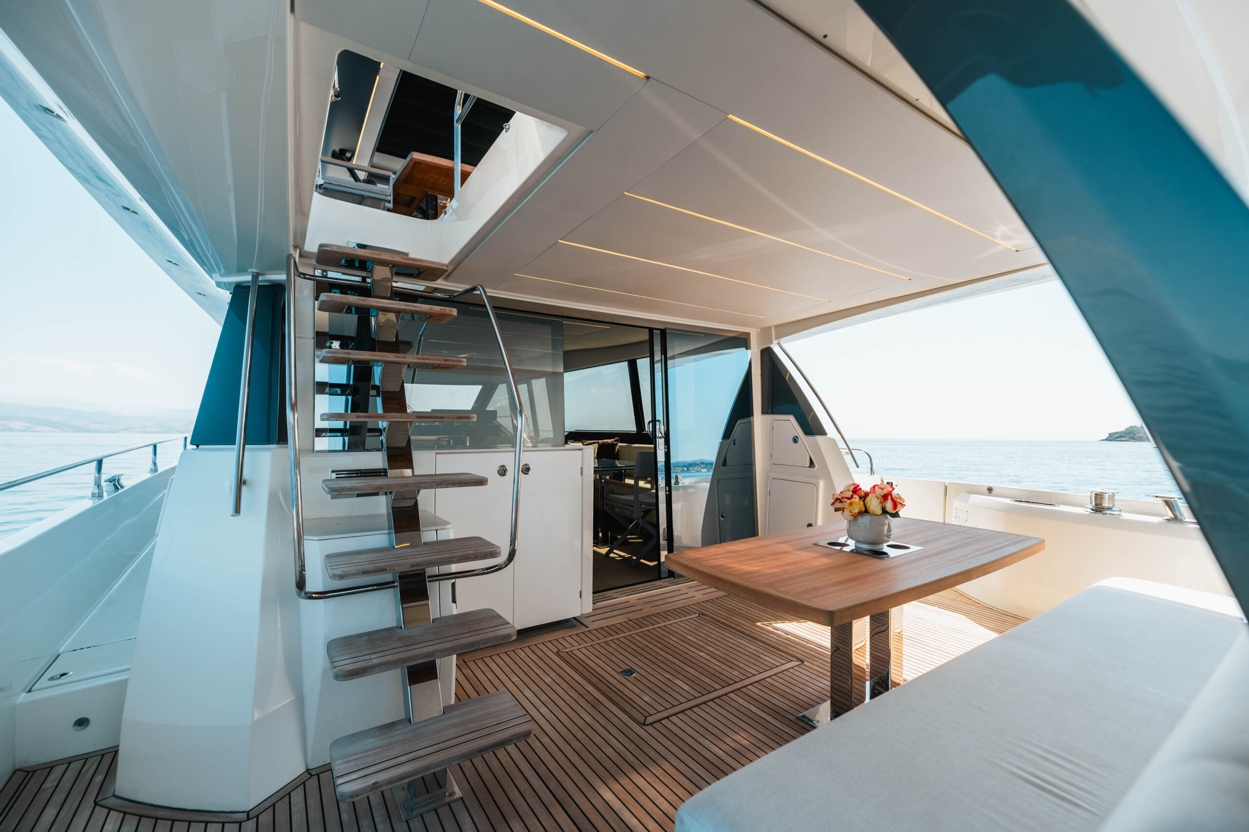 foto: 21 Prestige 690 flybridge