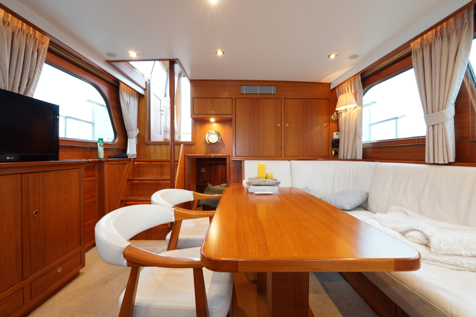 foto: 11 Super van Craft Super van Craft 14.80 Cabrio Stabilizers