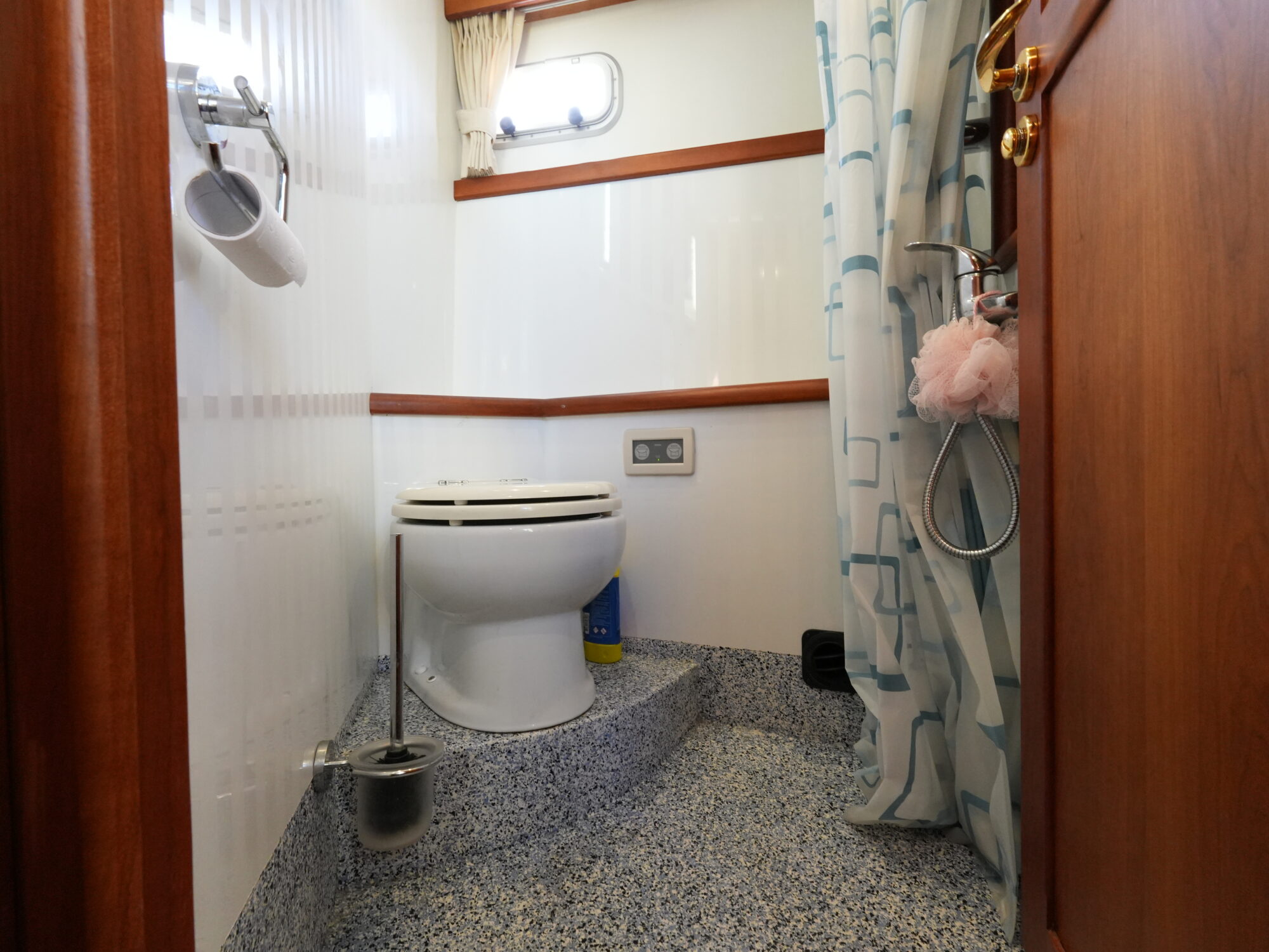 foto: 6 Jetten Jetten Bully 9.60 AK