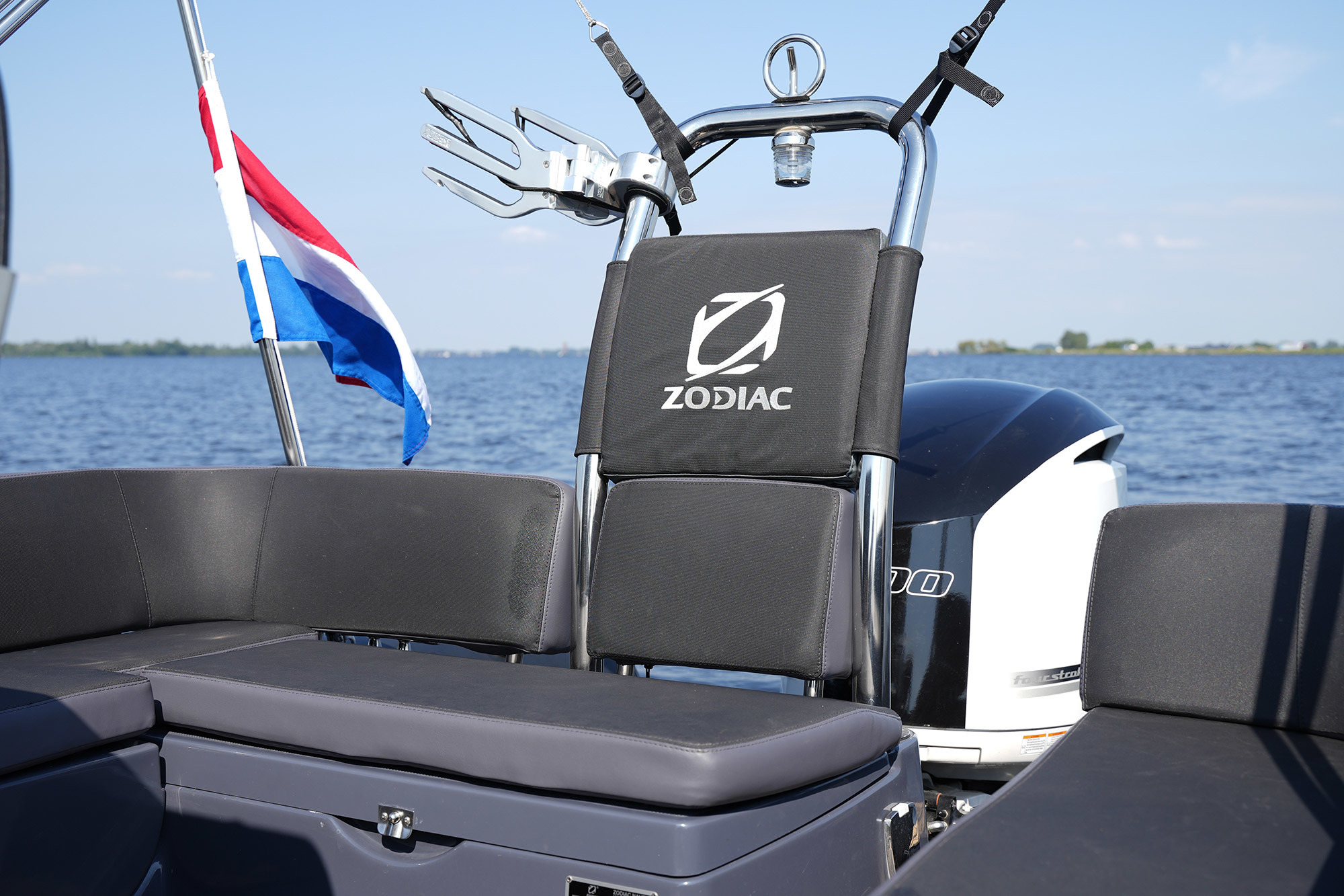 foto: 6 Zodiac N-ZO 680 