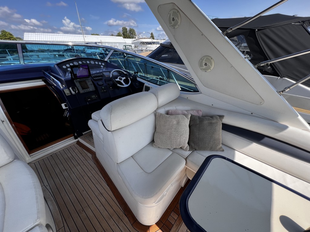 foto: 6 Sealine  S38