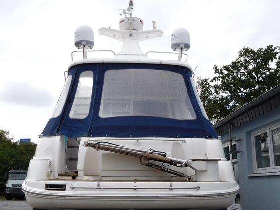 foto: 5 Sealine F 37