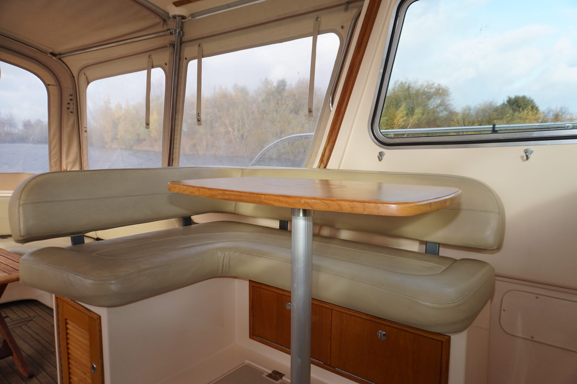 foto: 7 Island Packet Island Packet Craft 360 Express