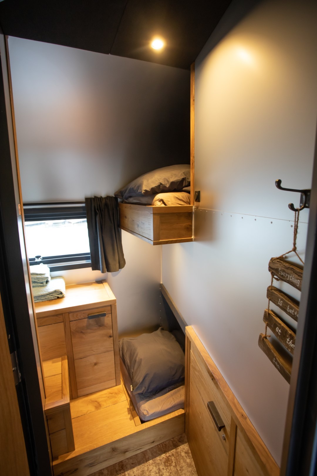 foto: 6 The Coon 1000 Houseboat