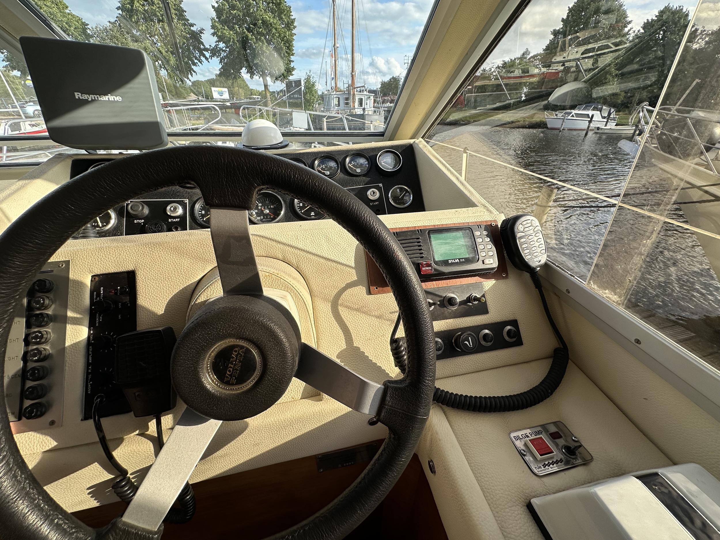 foto: 6 Princess 38 Flybridge