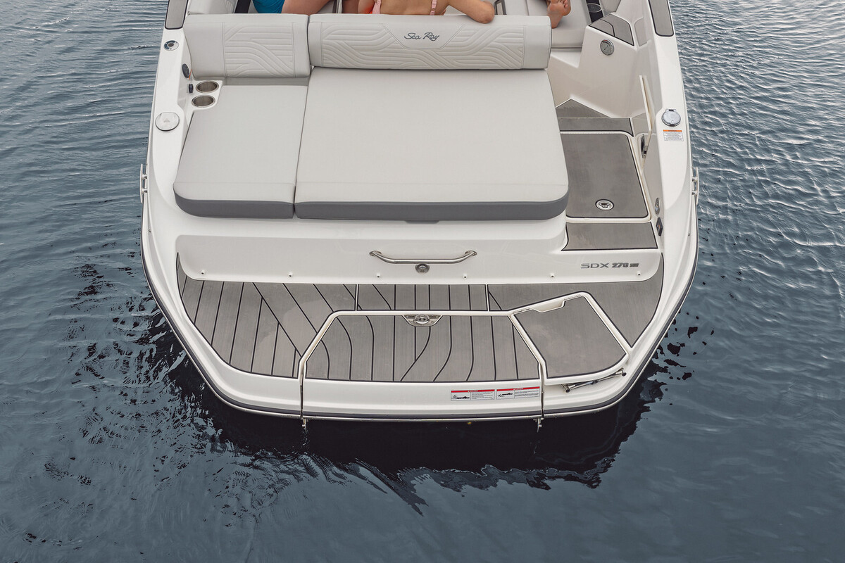 foto: 6 Sea Ray SDX 270 Surf