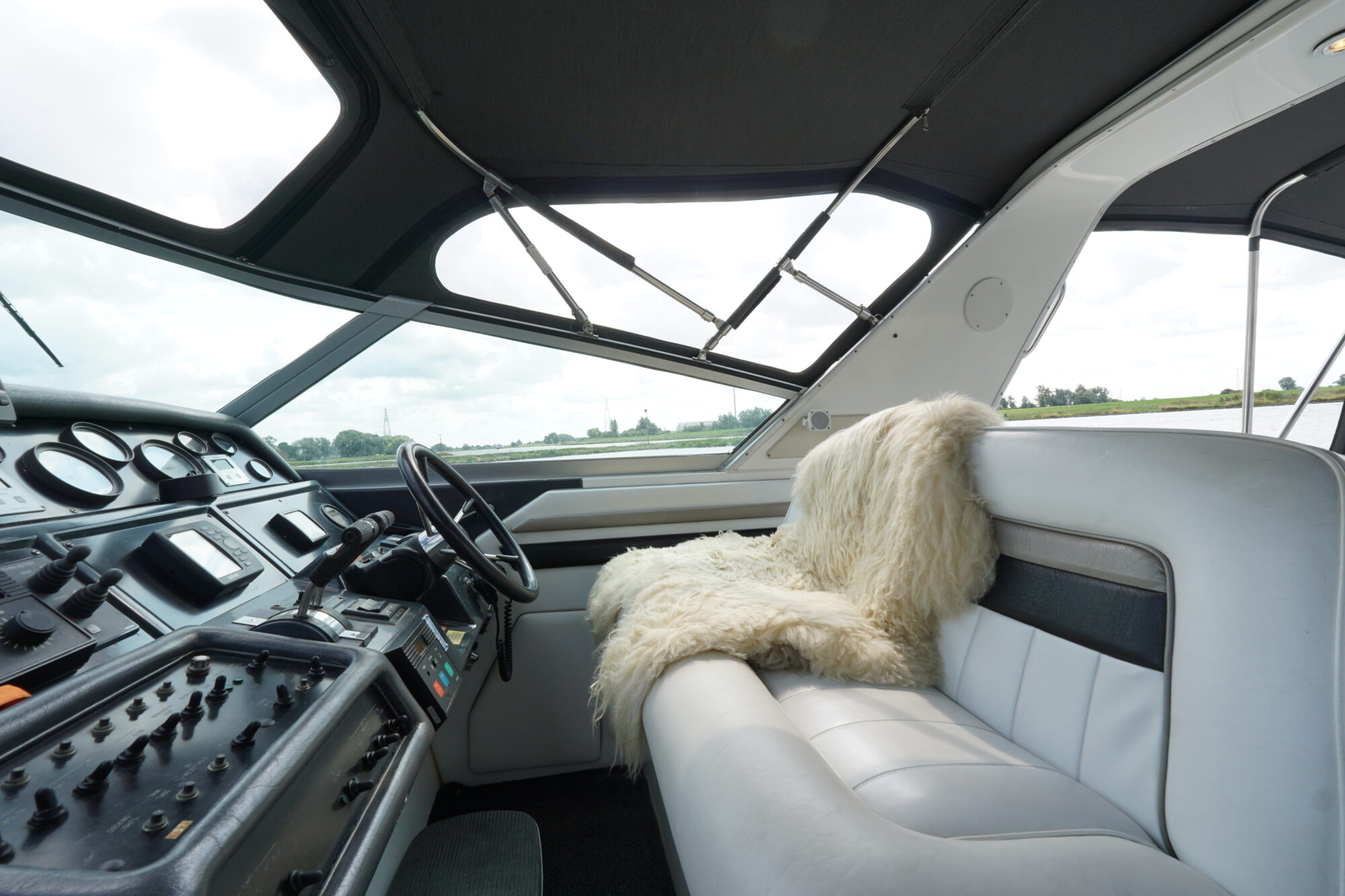 foto: 11 Sea Ray Sea Ray 400 Express Cruiser