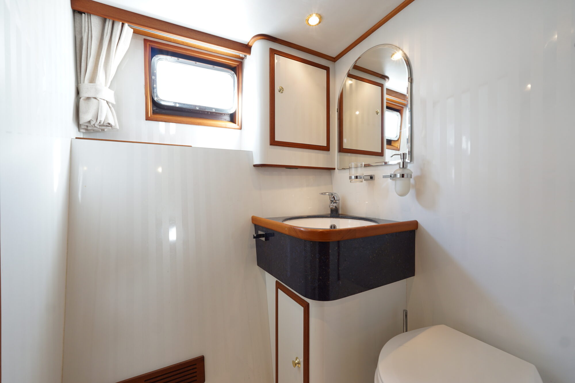 foto: 6 Damen Damen Pushy Cat 15.00 AK Cabrio