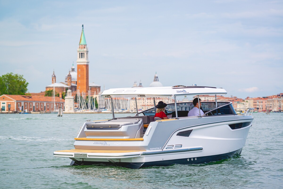 foto: 6 Alfastreet Marine 23 Cabin Evolution Electric