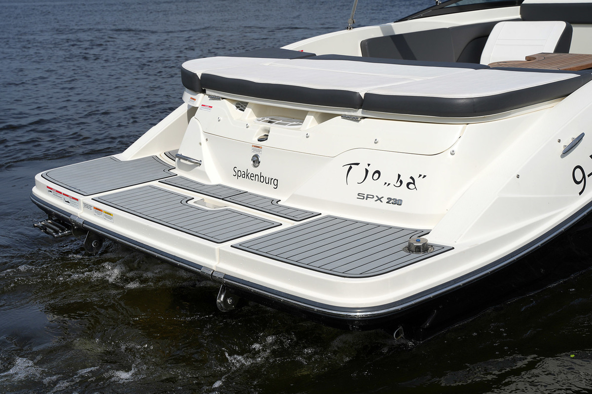 foto: 6 Sea Ray  SPX 230