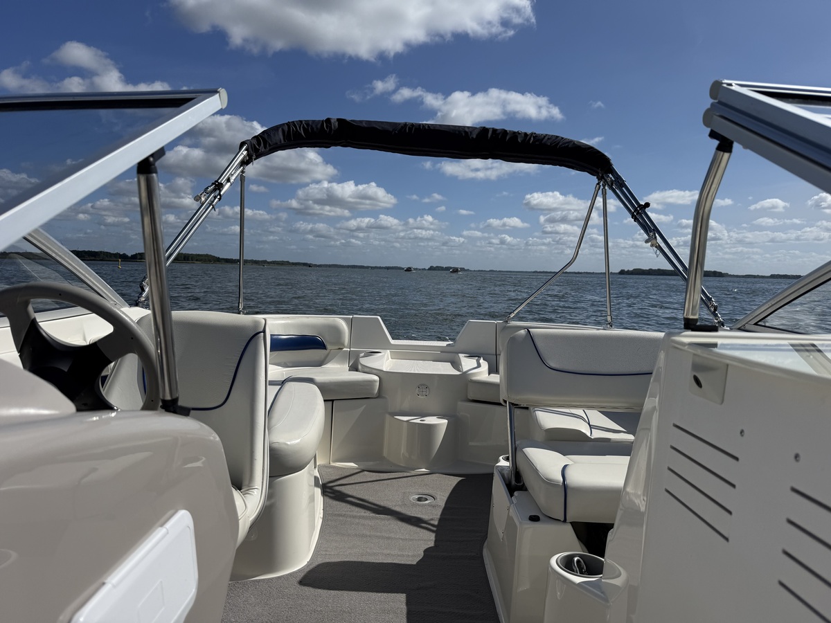 foto: 6 Bayliner 219 SD