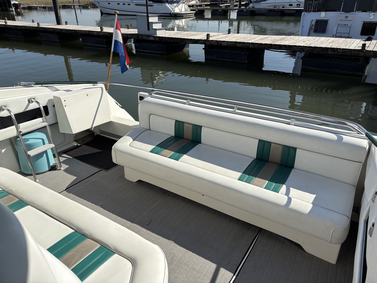 foto: 6 Sea Ray 370 Sundancer