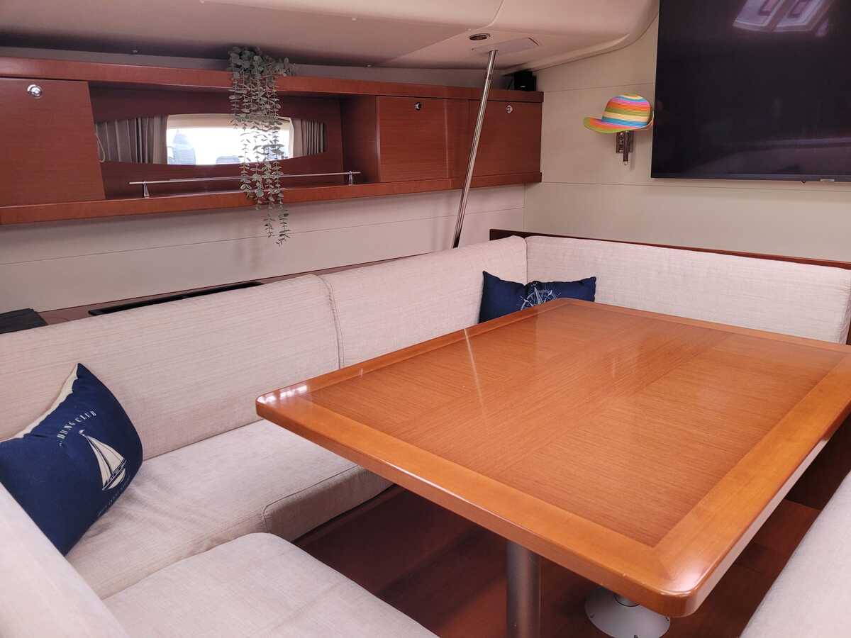 foto: 7 Beneteau Oceanis 54