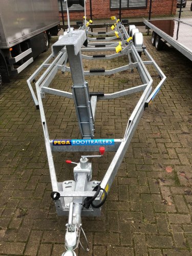 foto: 4 Trailer Pega ST3900