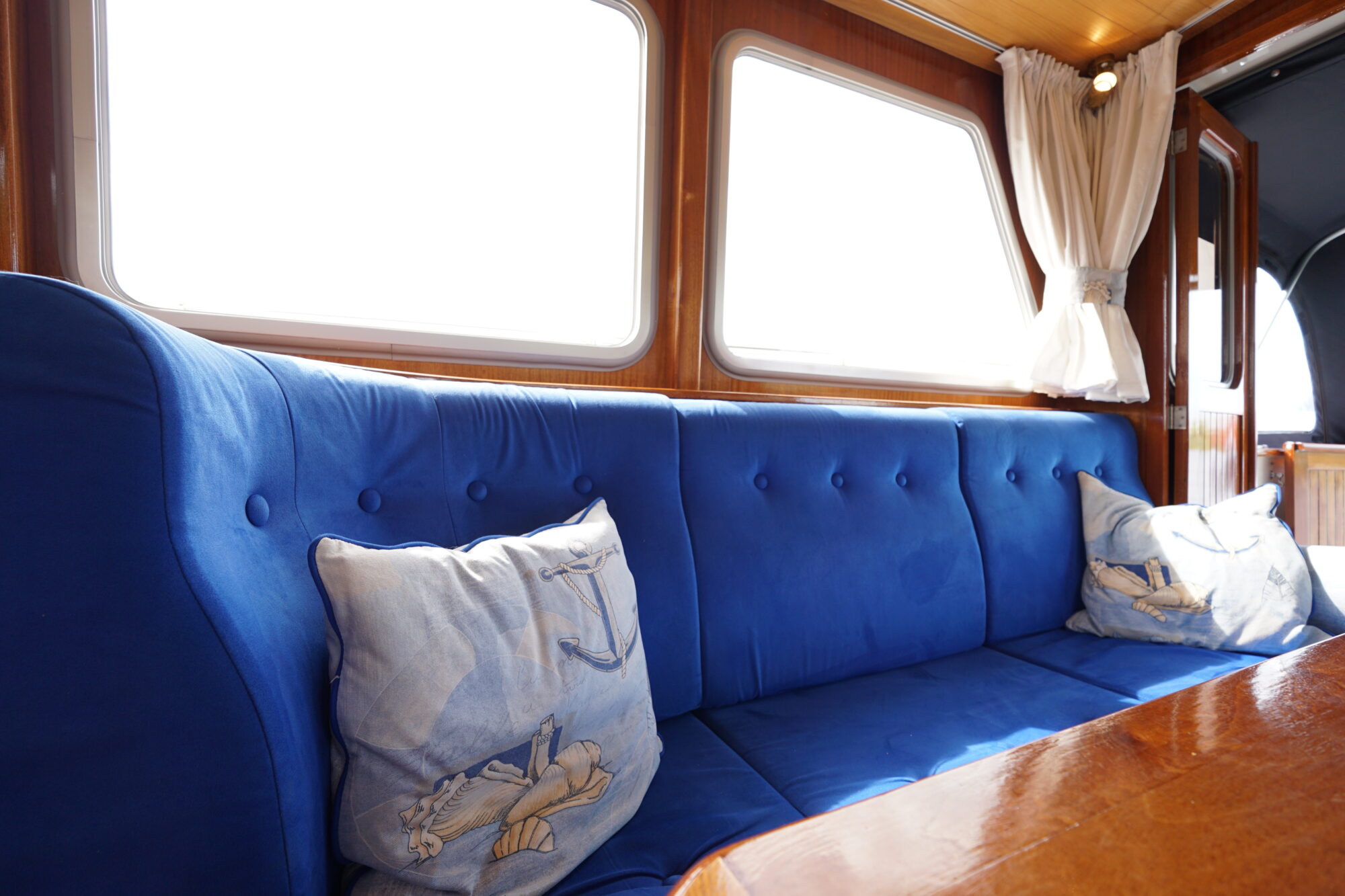 foto: 6 Crown yachts Crown Kruiser 10.90 ZLK Spiegeldeur